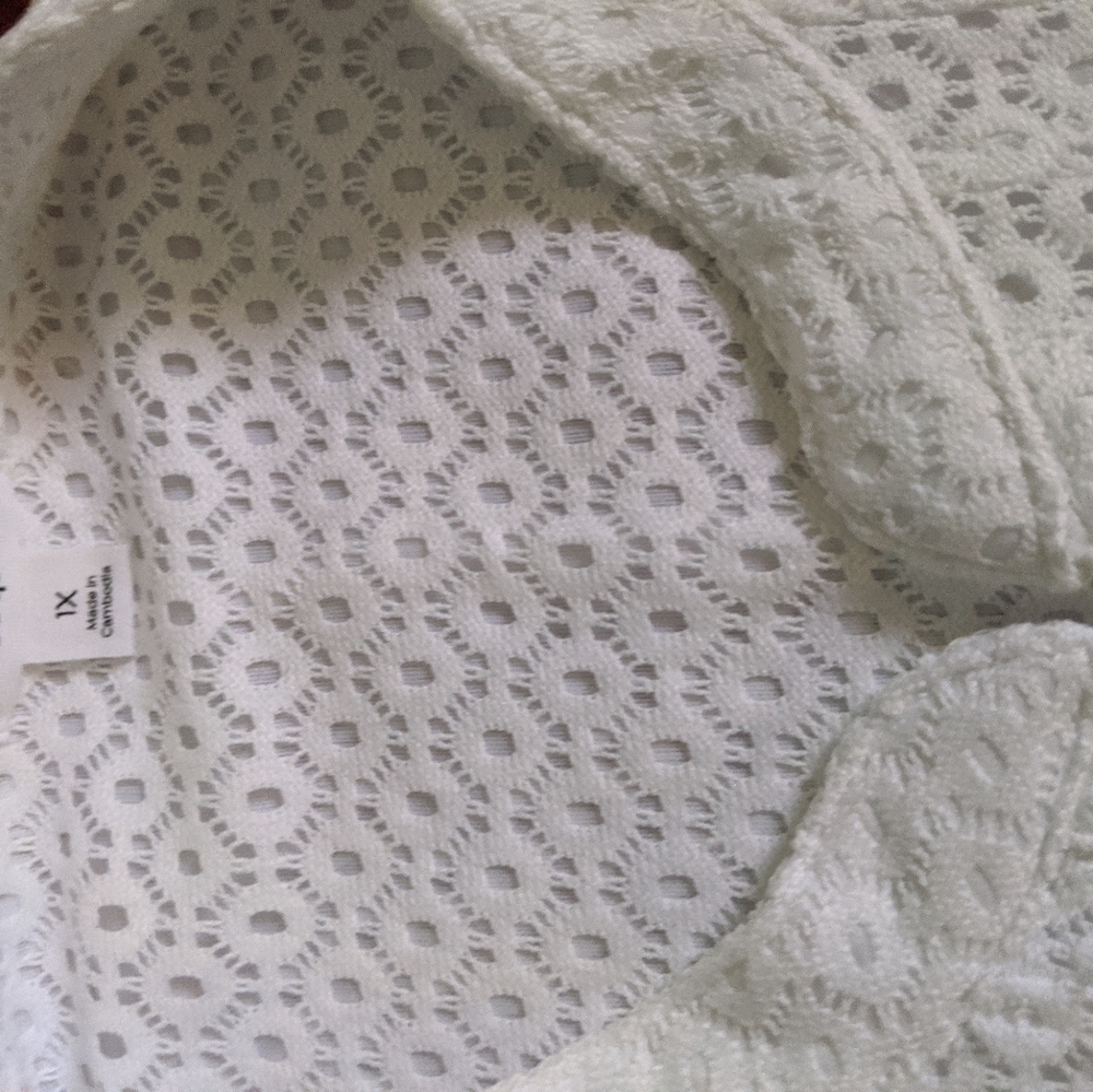 Women's size 1X sleeveless shirt top